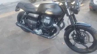 Moto Guzzi V7 Stone (2021 - 24) usata