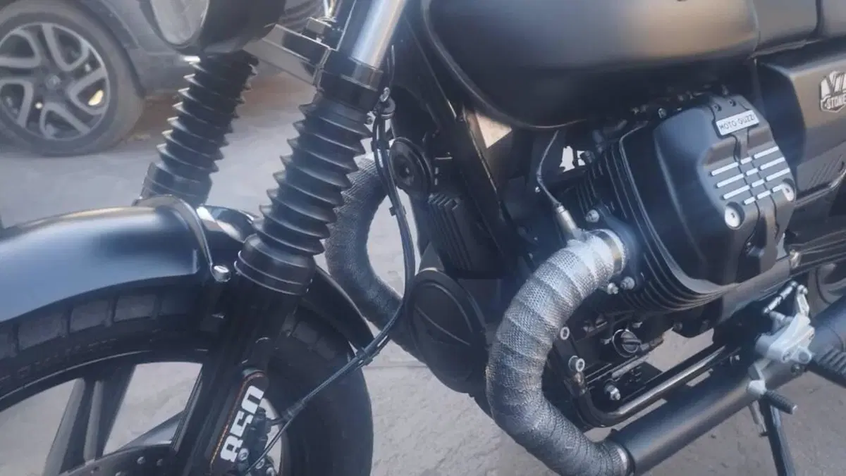 Moto Guzzi V7 Stone (2021 - 24)  (7)