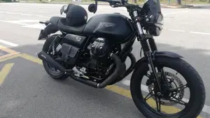 Moto Guzzi V7 Stone (2021 - 24)  (11)