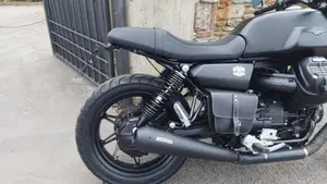 Moto Guzzi V7 Stone (2021 - 24)  (13)