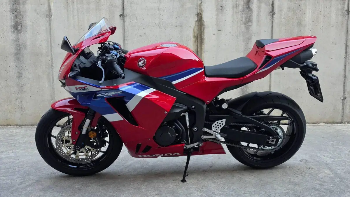 Honda CBR 600 RR (2024 - 26)  (2)
