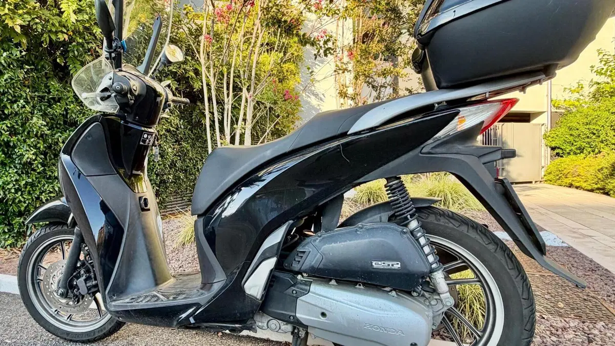 Honda SH 150i ABS (2013 - 16)  (2)