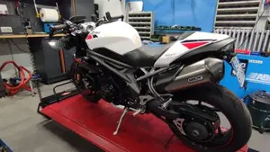 Triumph Speed Triple 1050 RS (2018 - 20)  (4)