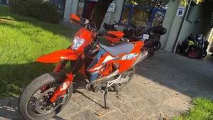KTM 690 SMC R (2023 - 25)  (2)