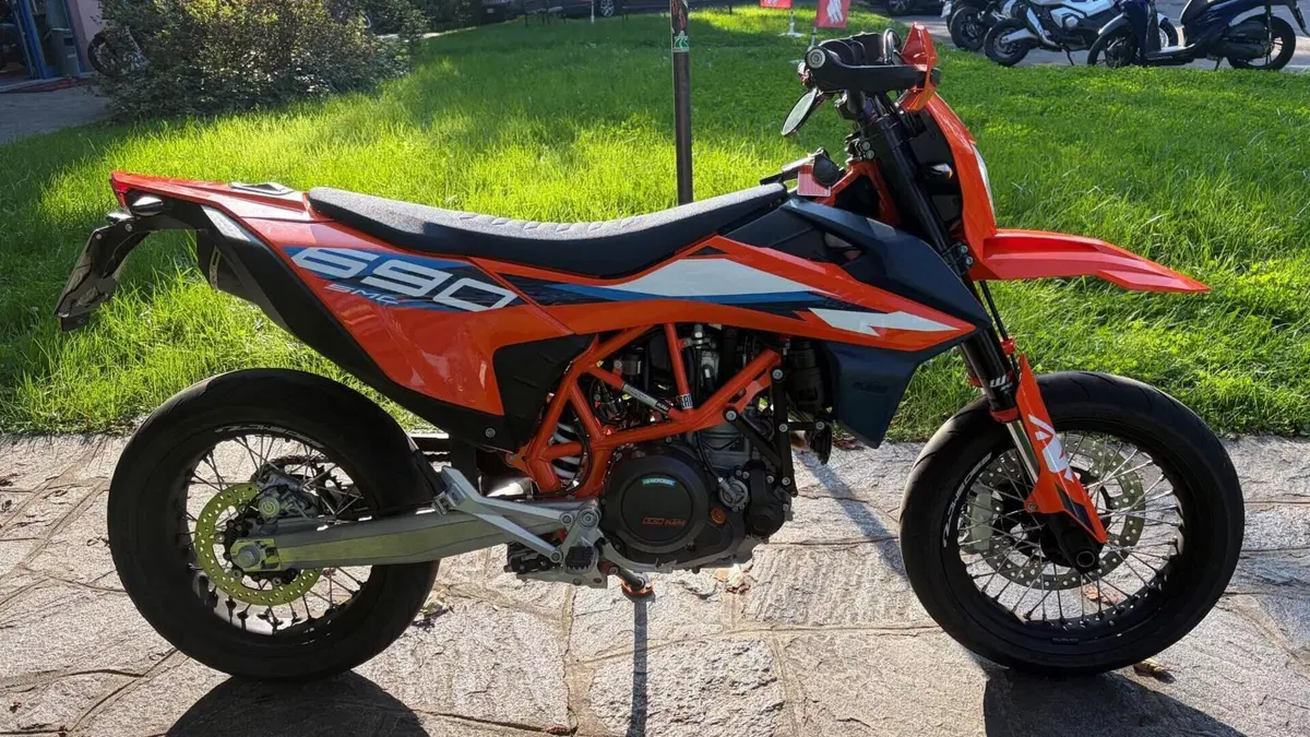 KTM 690 SMC R (2023 - 25)  (5)