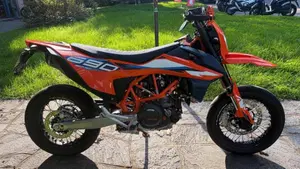 KTM 690 SMC R (2023 - 25)  (5)