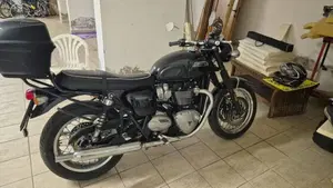Triumph Bonneville T120 Black (2021 - 25)  (3)