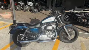 Harley-Davidson 883 Low (2006 - 07) - XL 883L  (2)