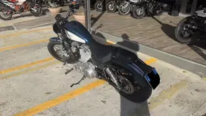 Harley-Davidson 883 Low (2006 - 07) - XL 883L  (5)