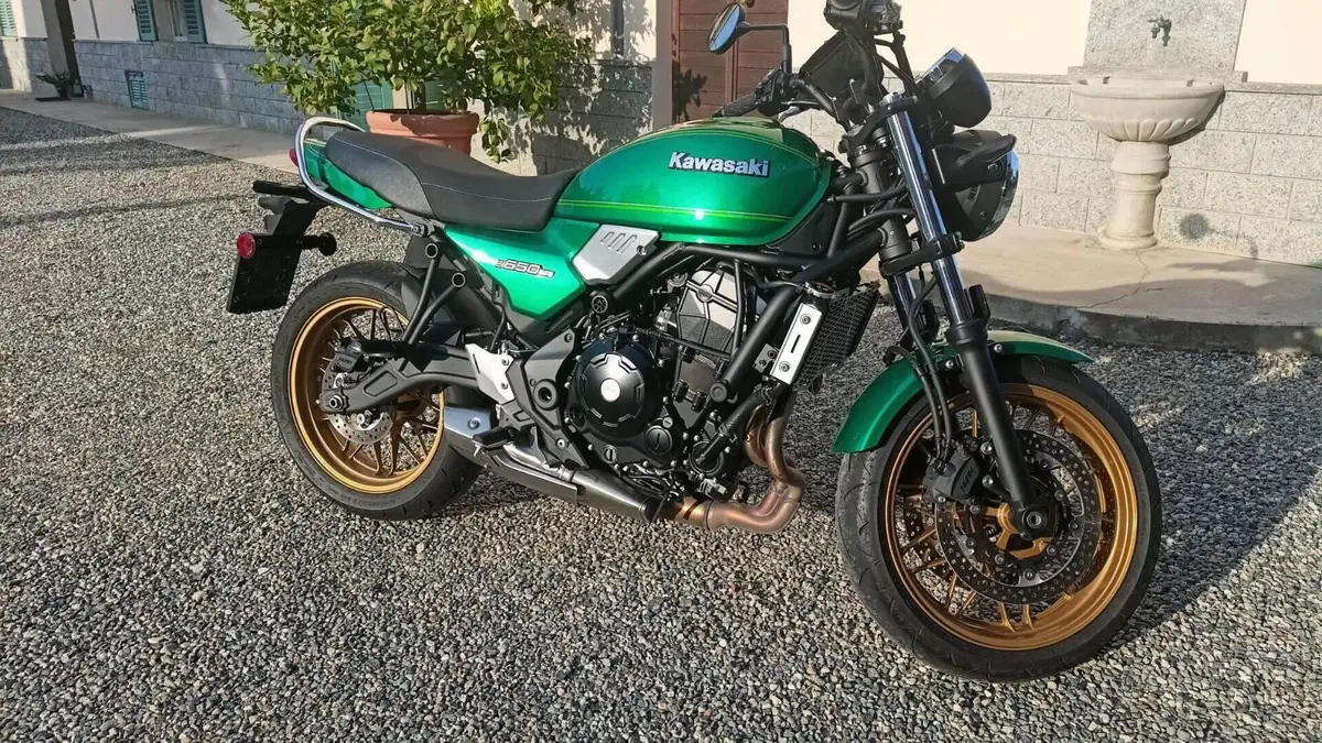 Kawasaki Z 650 RS 50th Anniversary (2022) 
