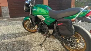 Kawasaki Z 650 RS 50th Anniversary (2022)  (2)