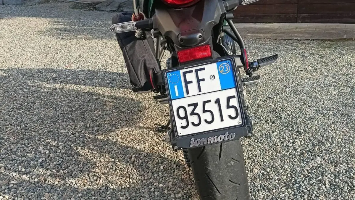 Kawasaki Z 650 RS 50th Anniversary (2022)  (3)