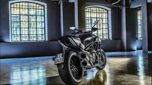 Ducati Diavel 1200 Carbon (2014 - 16)  (3)