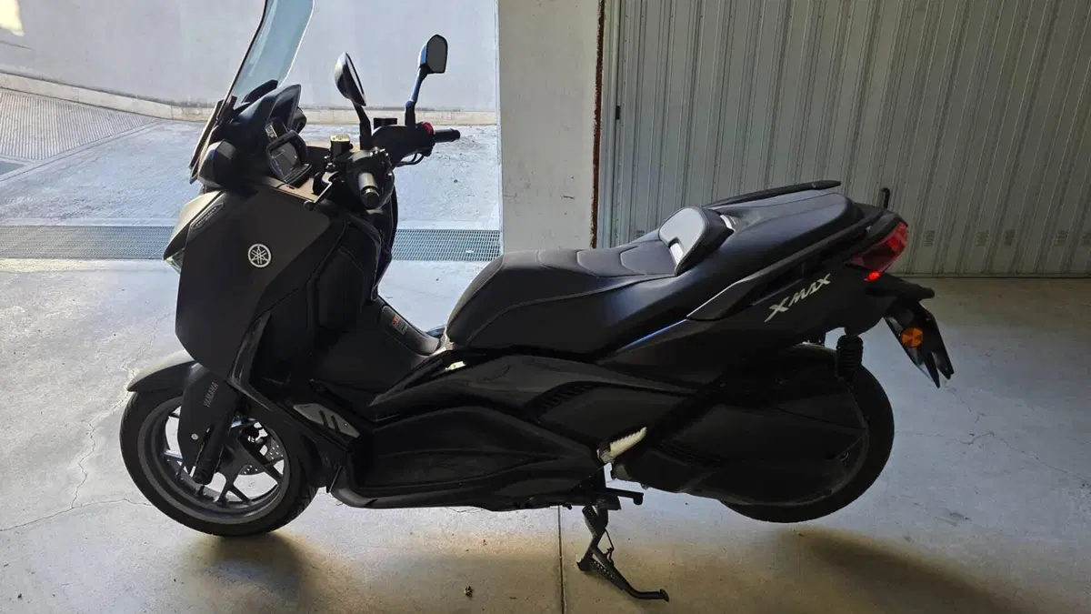 Yamaha X-Max 300 Tech Max (2021 - 24)  (4)