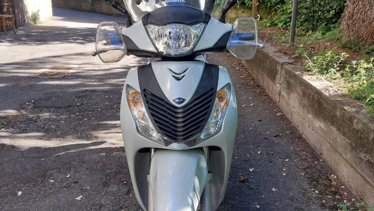 Honda SH 125 i (2009 - 12)  (2)