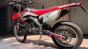 HM CRF 250 X Motard (2005 - 06)   (3)