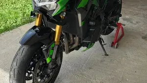 Kawasaki Z 900 SE Performance (2023 - 24)  (2)