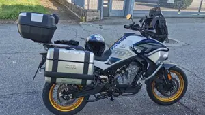 CFMOTO 800MT Explore (2023 - 26)  (2)