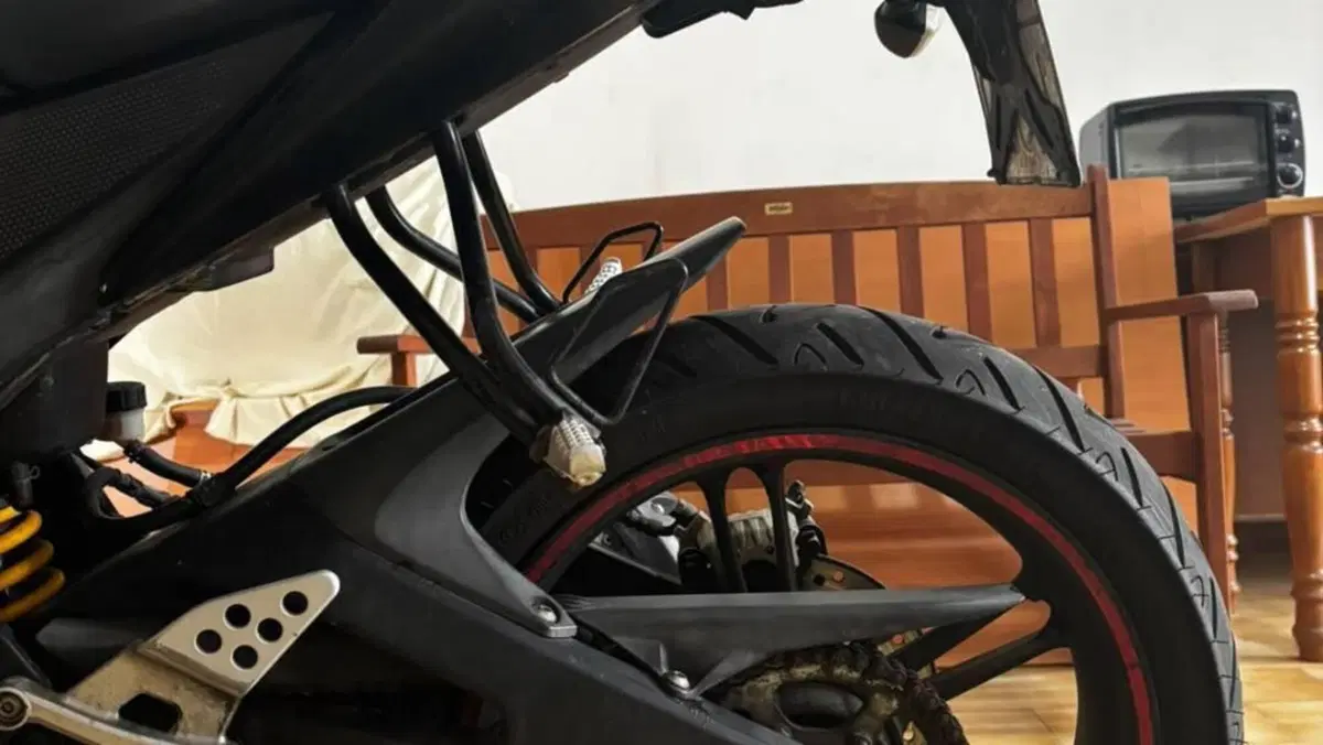 Yamaha YZF R125 (2008 - 13)  (9)