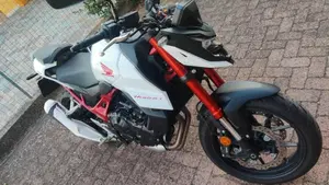 Honda CB 750 Hornet (2023 - 24)  (4)