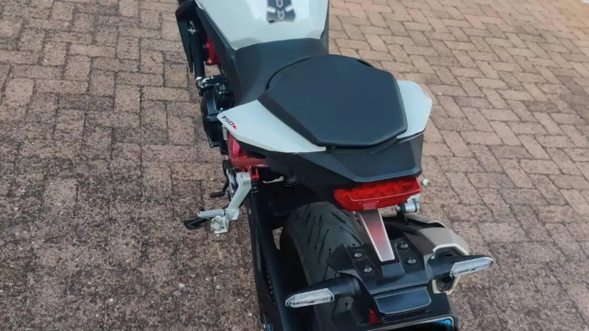 Honda CB 750 Hornet (2023 - 24)  (7)