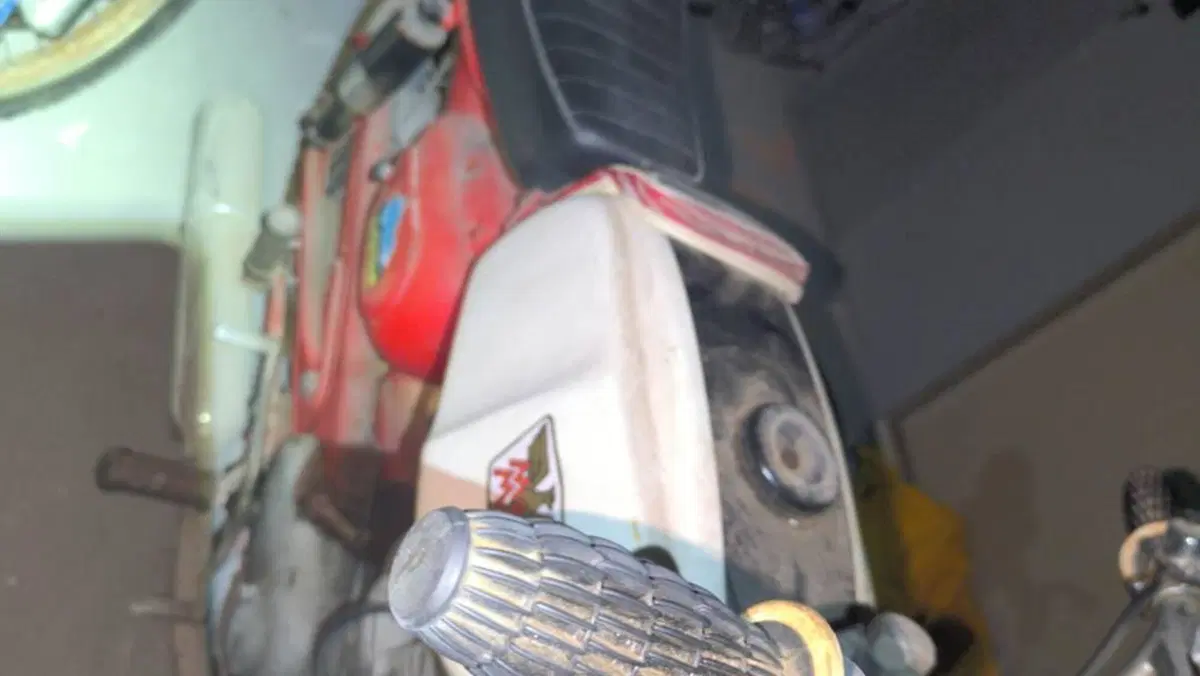 Aprilia   (9)