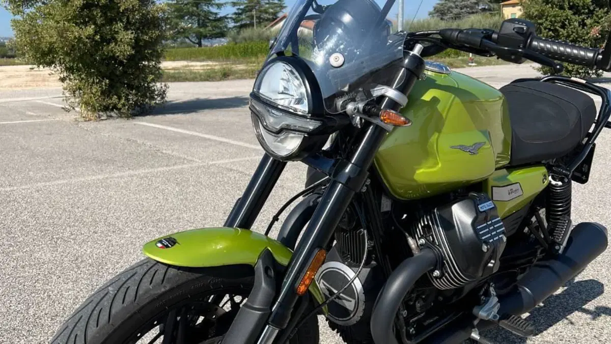 Moto Guzzi V7 Sport (2025 - 26) 