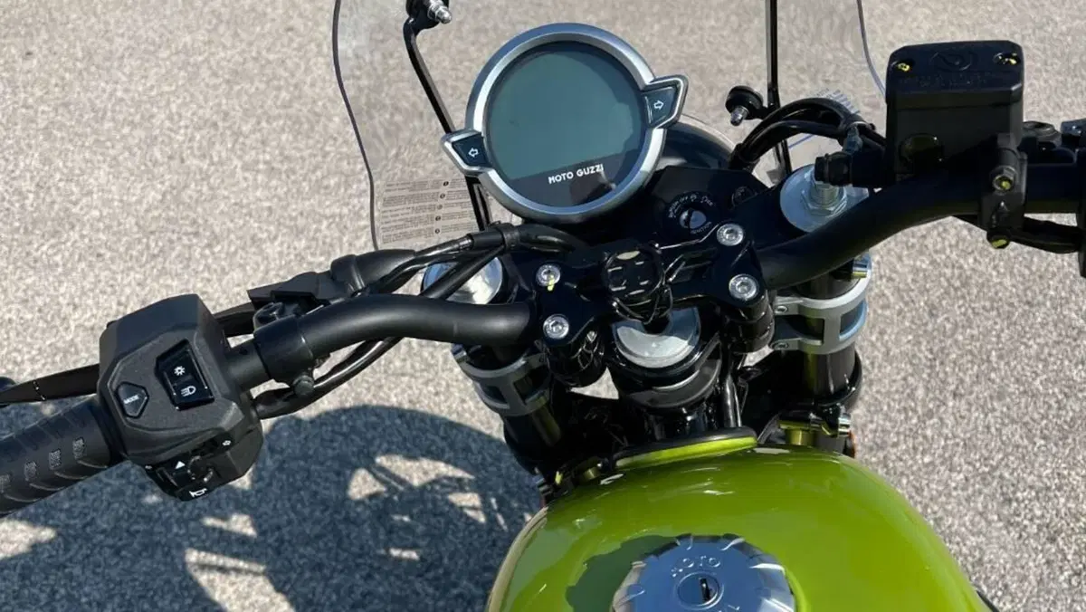 Moto Guzzi V7 Sport (2025 - 26)  (2)