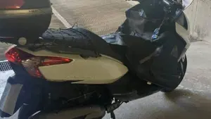Kymco Downtown 200i (2009 - 16)  (2)
