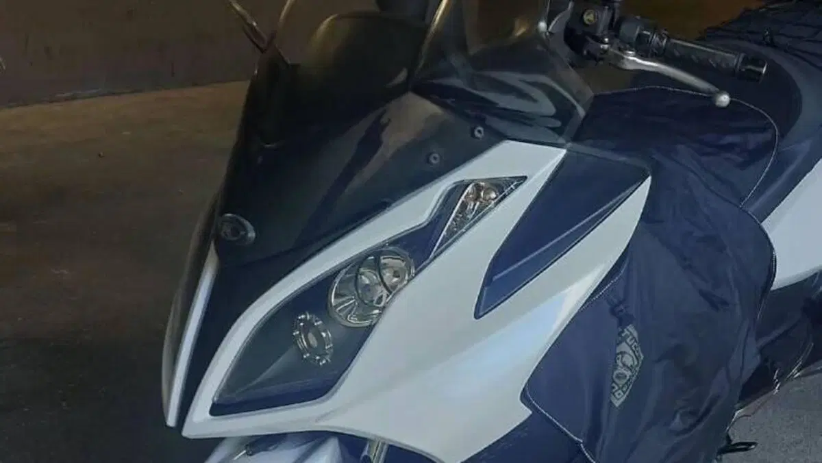 Kymco Downtown 200i (2009 - 16)  (4)