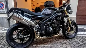 Triumph Speed Triple 1050 (2005 - 11)  (11)
