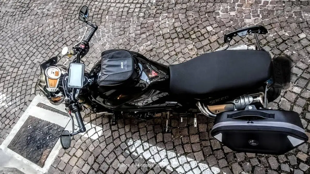 Triumph Speed Triple 1050 (2005 - 11)  (18)