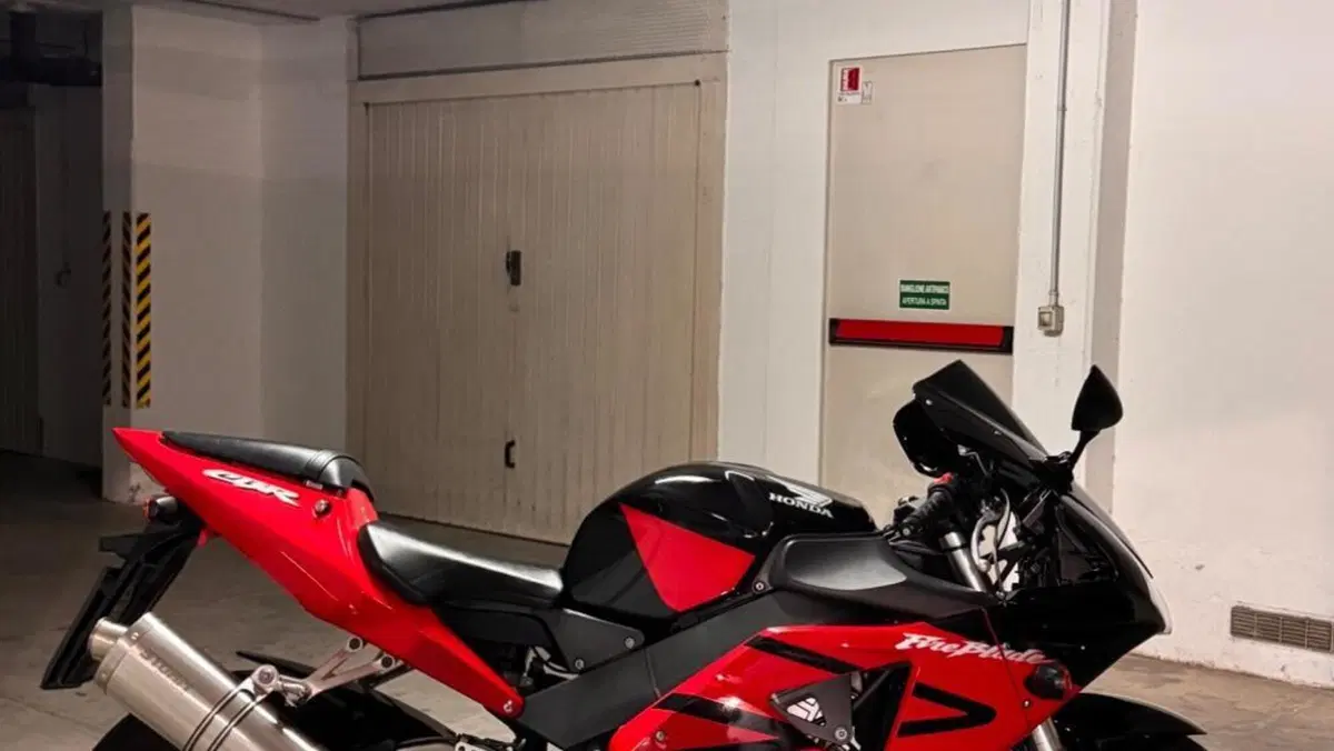 Honda CBR 900 RR Fireblade (2002 - 04)  (3)