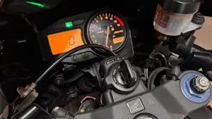 Honda CBR 900 RR Fireblade (2002 - 04)  (6)