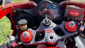 Aprilia RSV 1000 R (2004 - 05)  (6)