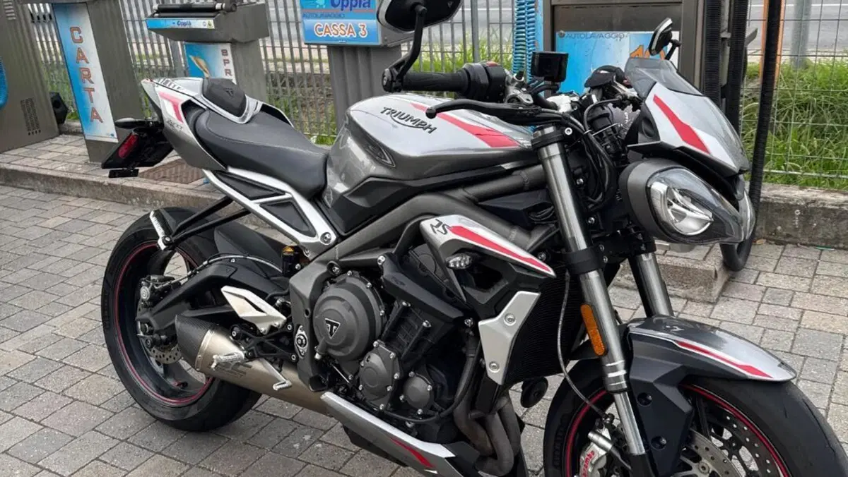 Triumph Street Triple RS (2020 - 22)  (2)