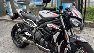 Triumph Street Triple RS (2020 - 22)  (2)