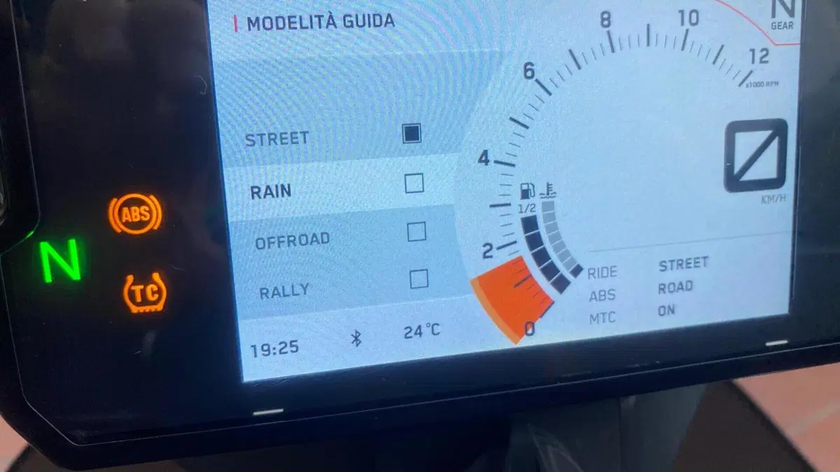 KTM 790 Adventure (2019 - 20)  (8)
