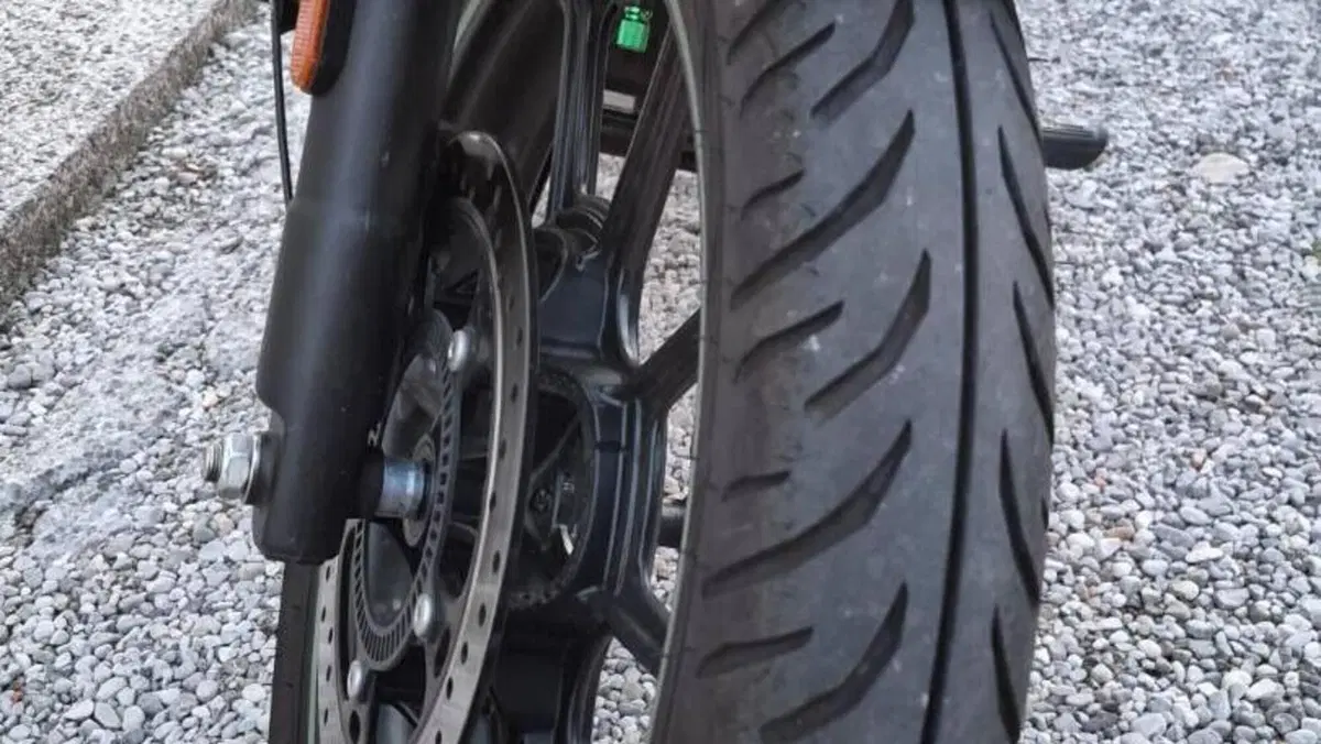 Royal Enfield Meteor 350 (2021 - 26)  (2)