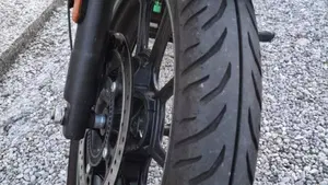 Royal Enfield Meteor 350 (2021 - 26)  (2)