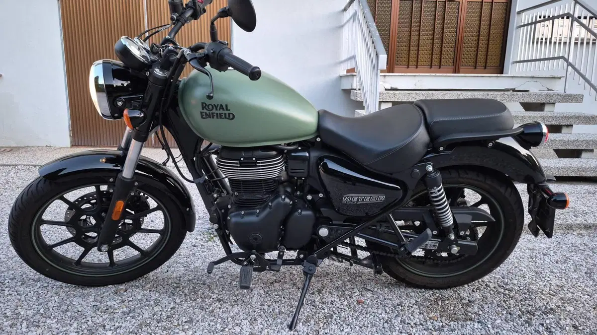 Royal Enfield Meteor 350 (2021 - 26)  (3)