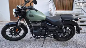 Royal Enfield Meteor 350 (2021 - 26)  (3)