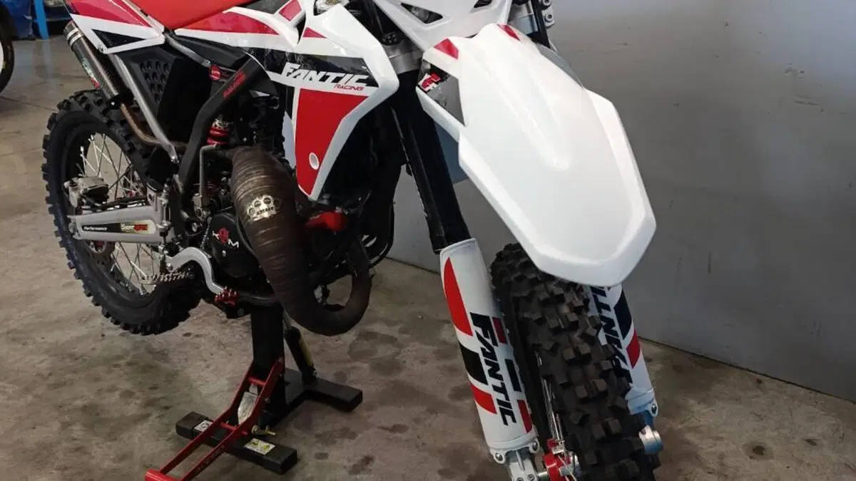 Fantic Motor Enduro 50 Performance 2t (2020)  (2)