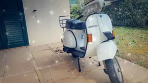 Piaggio Vespa 125 T5  (2)
