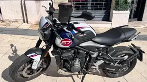 Triumph Trident 660 Triple Tribute Edition (2024)  (7)