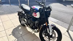 Triumph Trident 660 Triple Tribute Edition (2024)  (10)