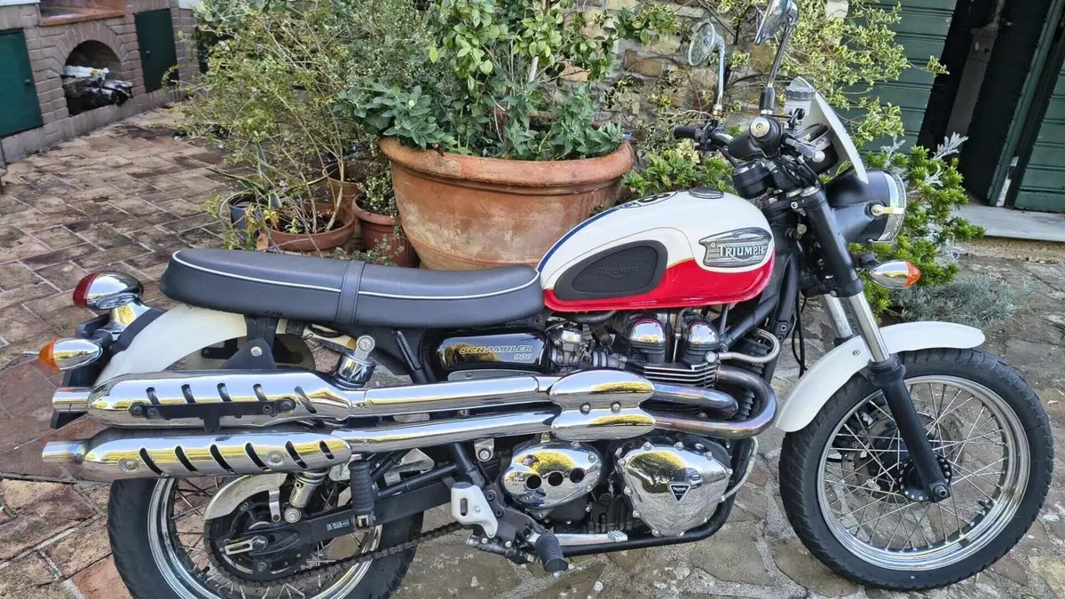 Triumph Scrambler (2006 - 17)  (2)