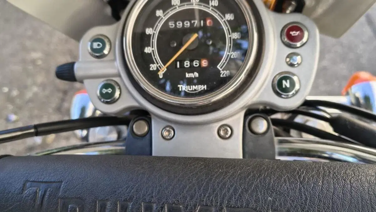 Triumph Scrambler (2006 - 17)  (7)