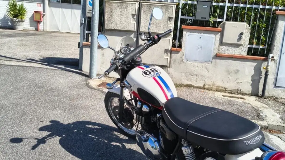 Triumph Scrambler (2006 - 17)  (8)