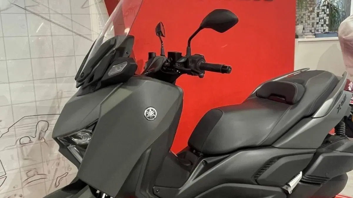 Yamaha X-Max 300 (2025 - 26)  (9)